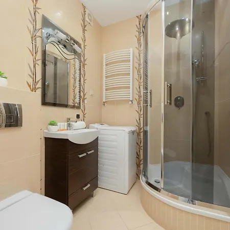 公寓 Nowy Swiat W Centrum Warszawy By Renters