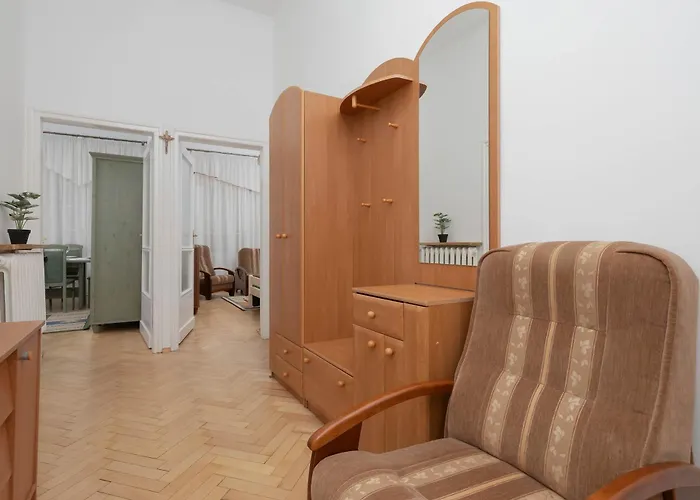 شقة Nowy Swiat W Centrum Warszawy By Renters وارسو