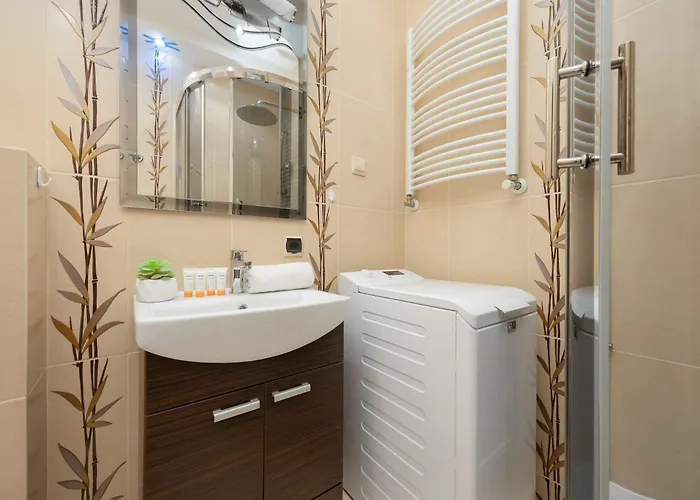 Nowy Swiat W Centrum Warszawy By Renters *