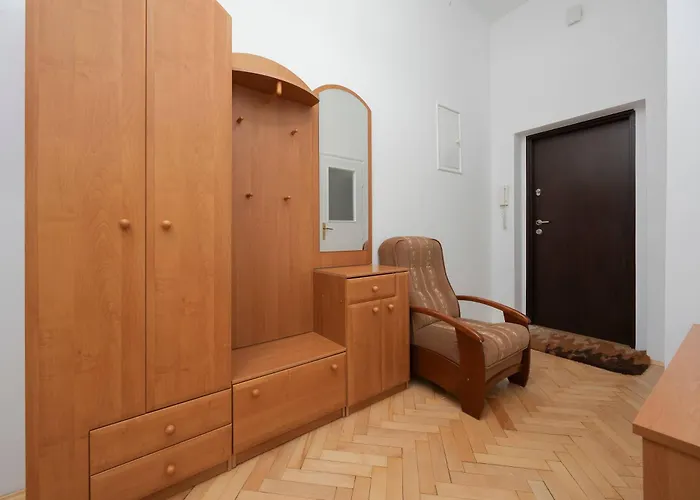 Nowy Swiat W Centrum Warszawy By Renters وارسو