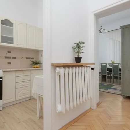 Appartamento Nowy Swiat W Centrum Warszawy By Renters *