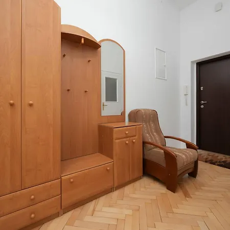Nowy Swiat W Centrum Warszawy By Renters Varsavia